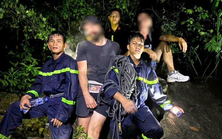 Two Russian tourists rescued after getting lost on mountain hike in Nha Trang